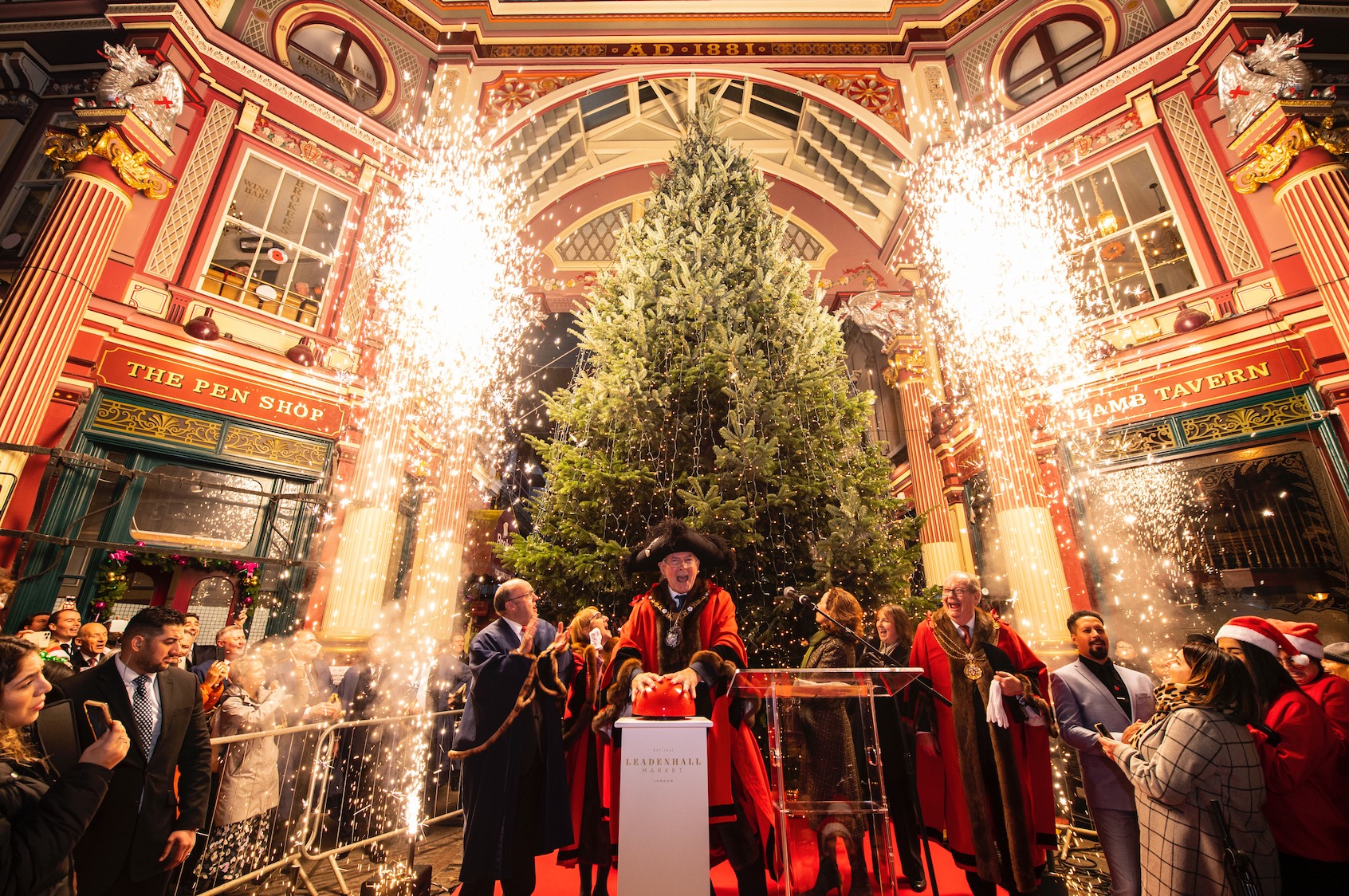  672109a47dc14 672109a47dc16leadenhall Christmas Switch On.jpg